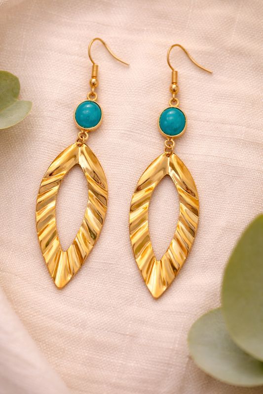 Boucles d’oreilles “Solea” – Doré texturé & Pierre Onyx verte | Édition Limitée/ Victime de leur succès